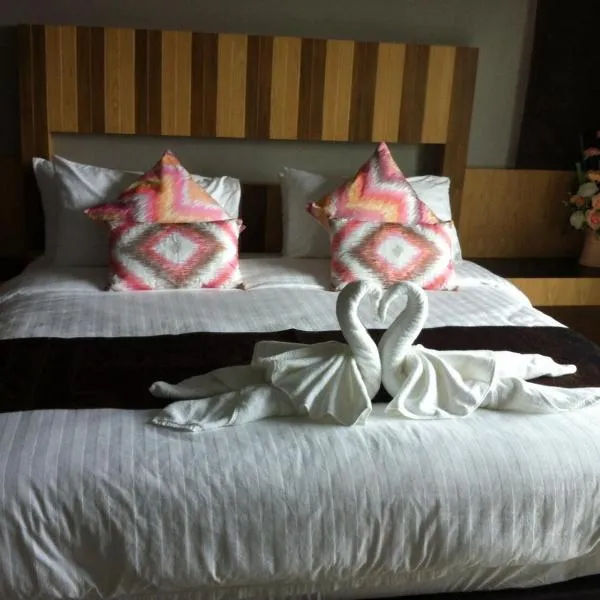 Hobby Hotel, отель в городе Уттарадит