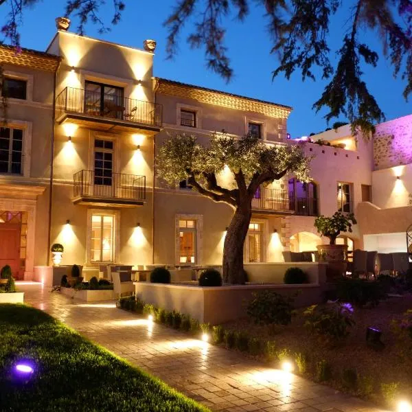 Boutique Hôtel La Villa MONTESQUIEU, Hotel in Laudun