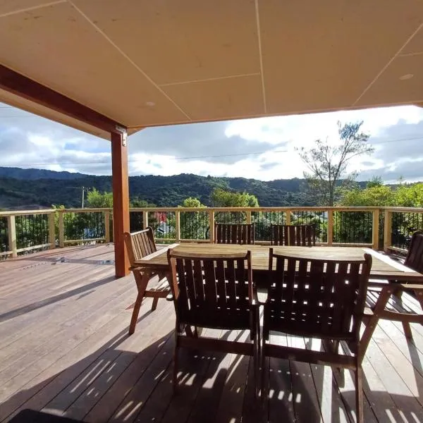 Family friendly 4 bedroom home with outdoor living, hôtel à Picton