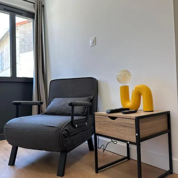 Logement 7 cosy centre et gare, hotel en Poitiers
