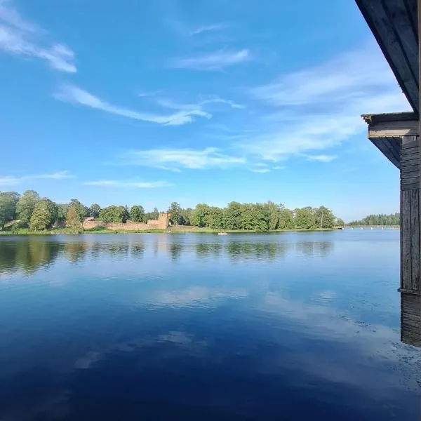 Fish and sleep - lake house, hotel in Alūksne