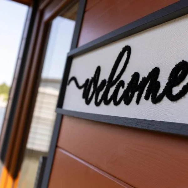 Houseboat Daisy, hotel v Praze