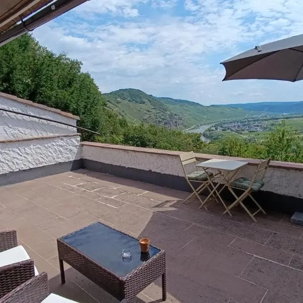 BelaVista'nBed - Peaceful Studio with private Terrace and Amazing Mosel Valley Views, ξενοδοχείο σε Urzig