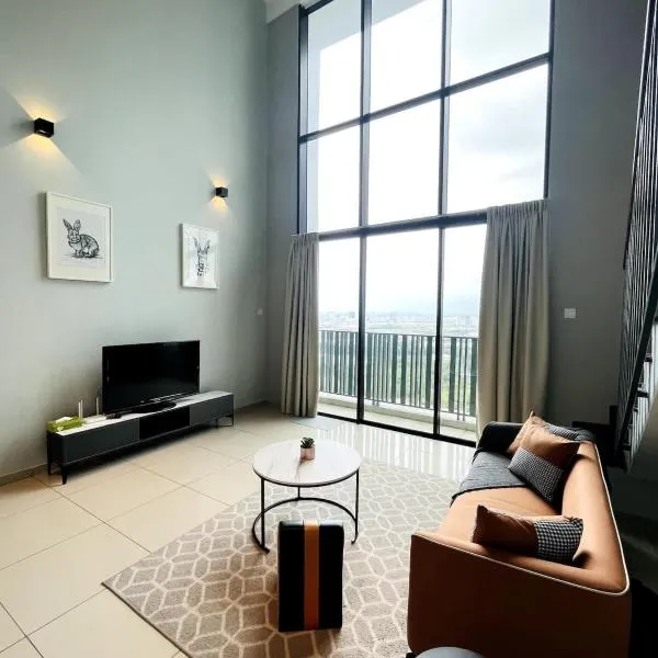 Tranquil Homes at i-City - WiFi TV Box & 1 Carpark, ξενοδοχείο σε Shah Alam