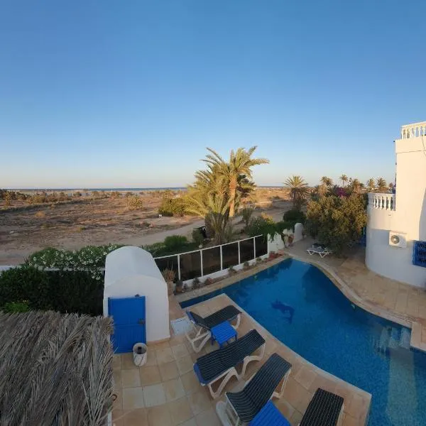 maison d hôte rêve de désert jerba, ξενοδοχείο σε Al Ḩaddādah