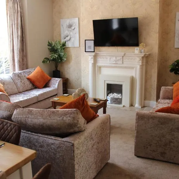 York Place Beautiful Apartment 5 Bedrooms Sleeps 9, hotel in Scarborough