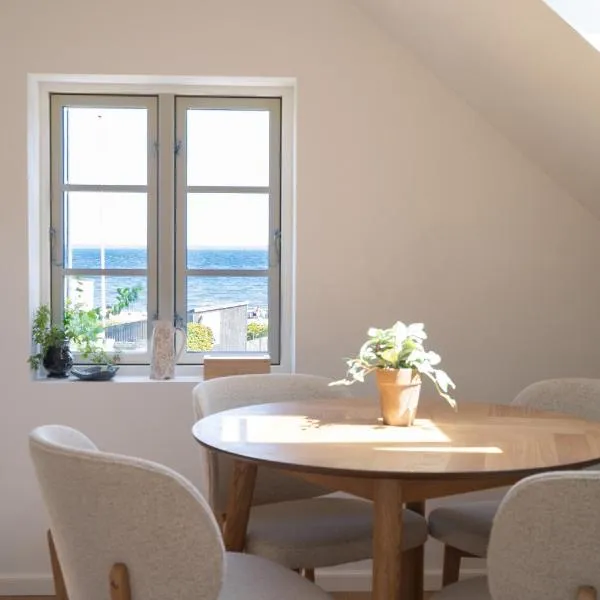 Lille villa med havudsigt og sauna, hotel in Espergærde