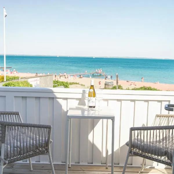 Villa med havudsigt og sauna, hotel in Espergærde