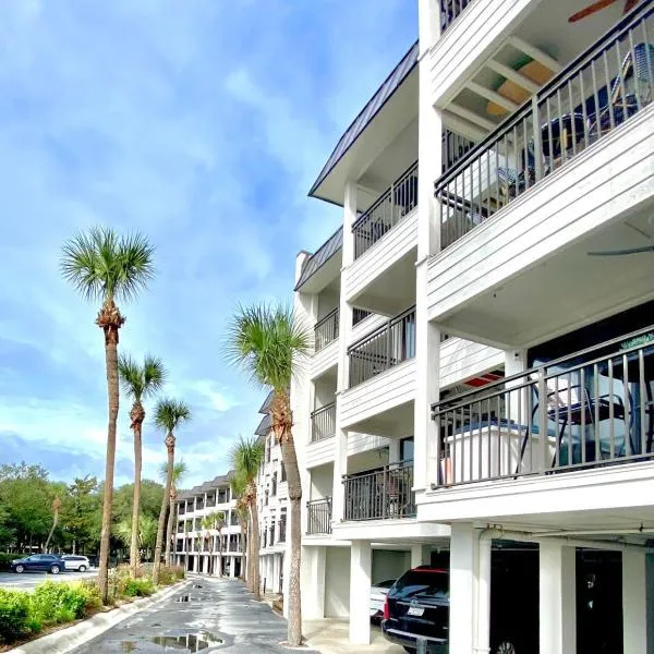 Coastal Beachfront Condo-King Bed, Updated, ξενοδοχείο σε Hilton Head Island