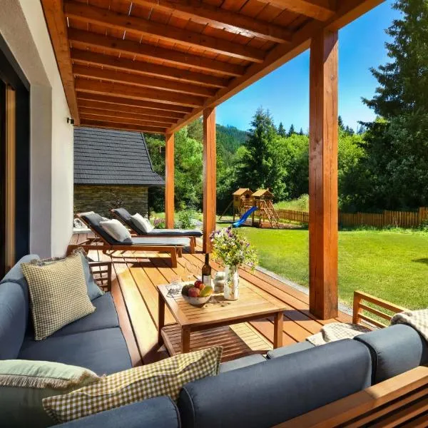Chalet Oasis - Chalets Kvačianska dolina – hotel w Zuberzcu