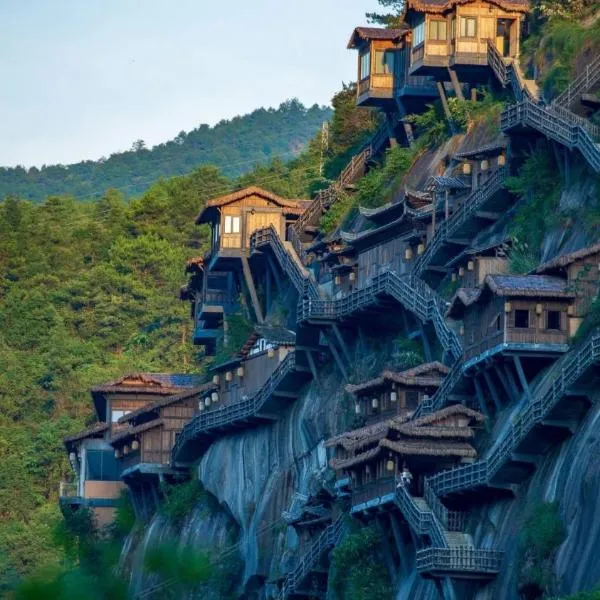 Guzhonglou Mist Villa Mountain View Resort Hotel, Hotel in Qiaotou