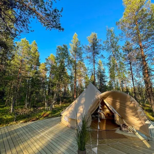 LaplandLiv Glampingtent with private sauna at the lake!, hotel in Björkliden