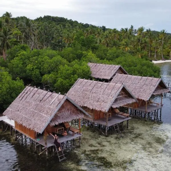 Mares Homestay-Raja Ampat, hotel a Fam