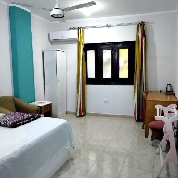 cozy room3 Hurgada a room in apartment，位于赫尔格达的酒店