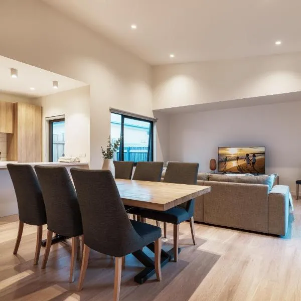 Hamilton By the Bay 3 Newly Built, hotel in Safety Beach