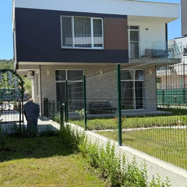 Aurum Villas Smokinya Beach 3, hotel in Sozopol