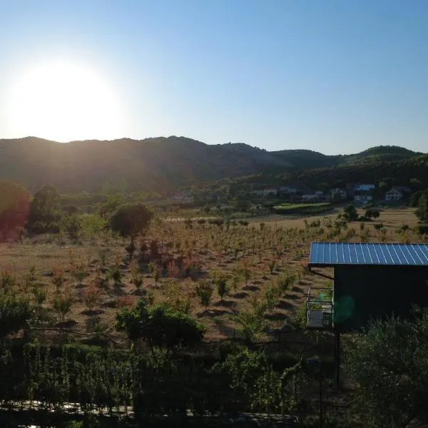 Orchard Guard Tower, ξενοδοχείο σε Ivanaj