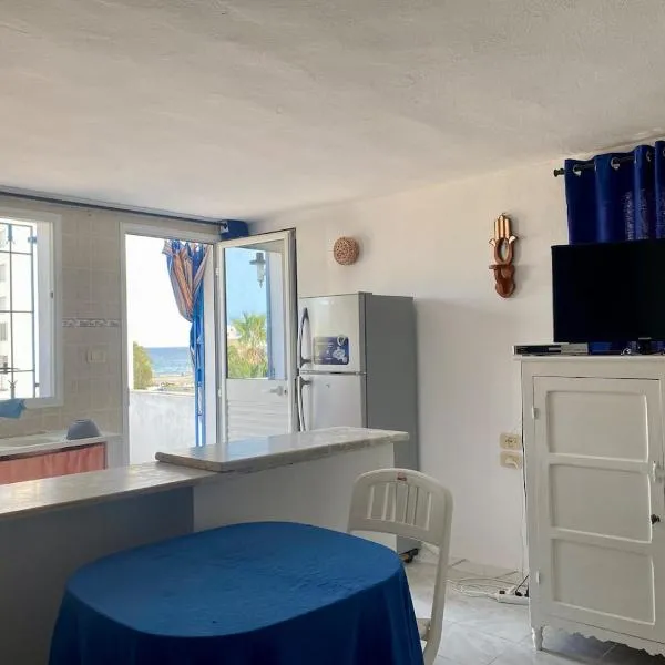 Charmant studio avec vue sur mer, hotel em Nabeul