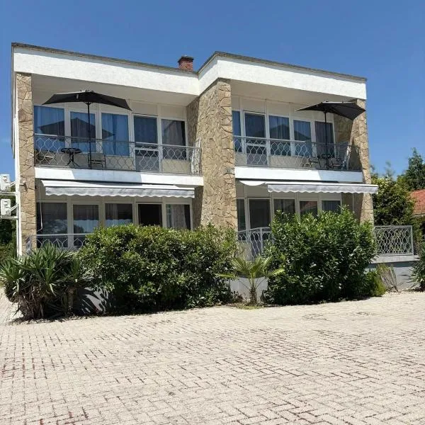 Harmónia apartman, hotel in Zánka