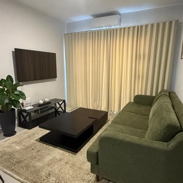 Schumie Apartments, ξενοδοχείο σε Γκαμπορόνε