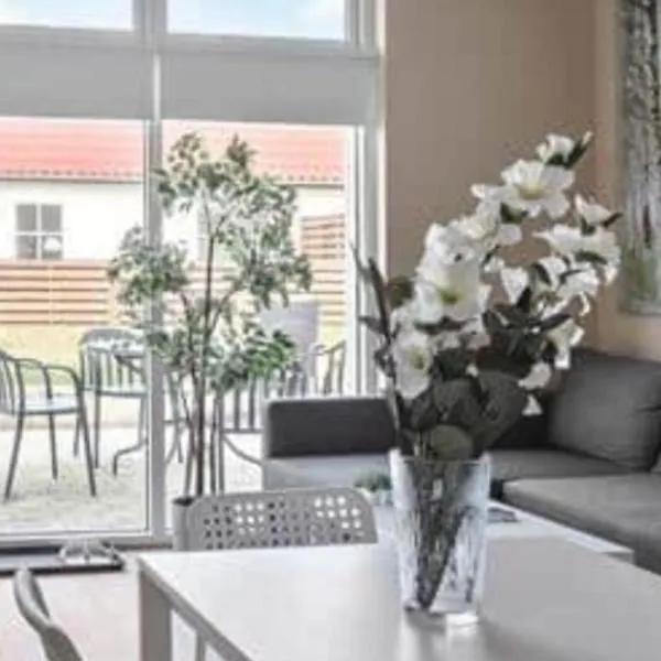 Bøtøstrand ferielejlighed 6, hotel v destinaci Bøtø By