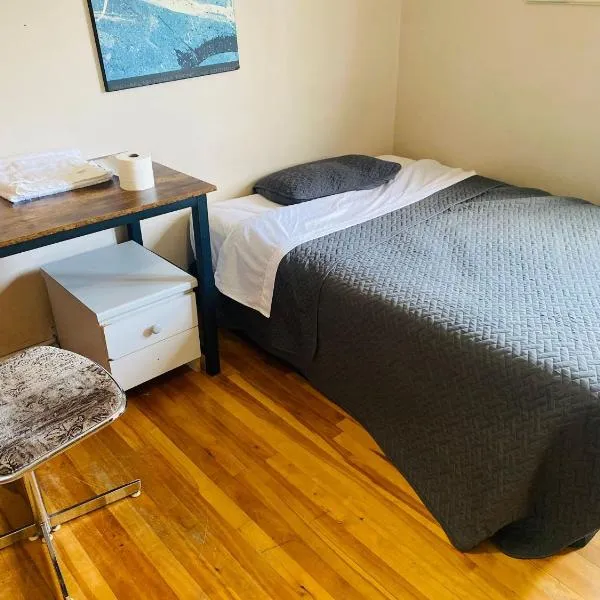 Le1226-Private Room 4 with Free WIFI and Parking, ξενοδοχείο σε Edmundston