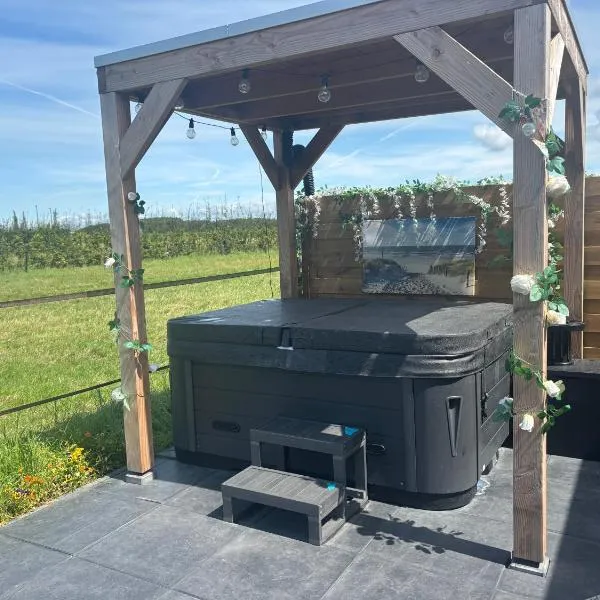 DE WEELEN met Jacuzzi en of Zwembad Topkeuze Romantiek, hôtel à Lutjebroek
