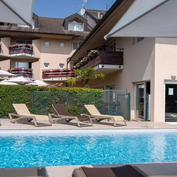 Logis Hotel Arc En Ciel، فندق في تونو لي بان