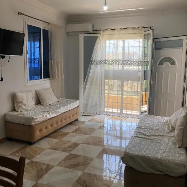 Appartement en bord de mer 3 chambres, hotel a Béjaïa