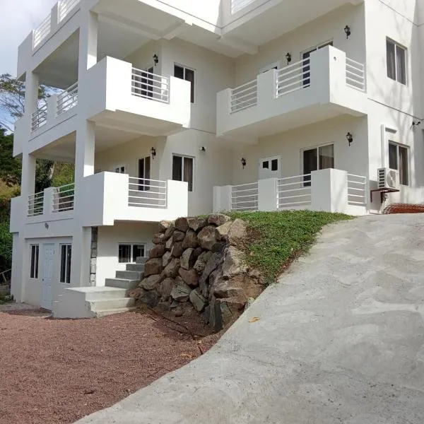J & L Golf Course Apartments, hotel u gradu Belmont