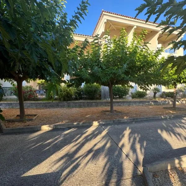 Appartements PORTICCIO CENTRE, hotel v destinaci Porticcio