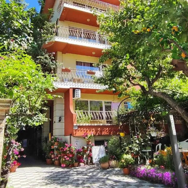 Violeta 7 Guest House, hotel in Nesebar