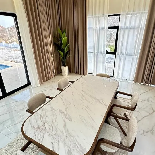 Dirat Al-Ghizal 1, hotel u gradu Ras el Hajma