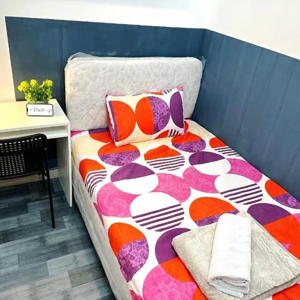 Magnificent Partition Room in Barsha Heights Tecom, hotel in Dubai