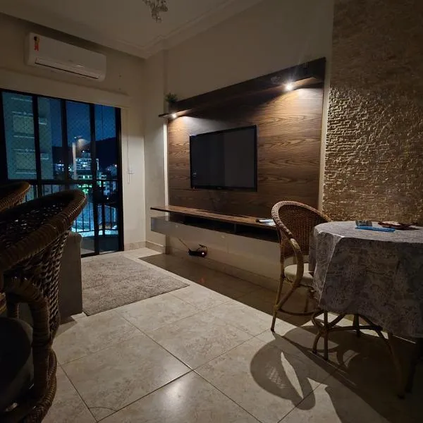 Aconchego e conforto na praia, hotel v destinaci Guarujá
