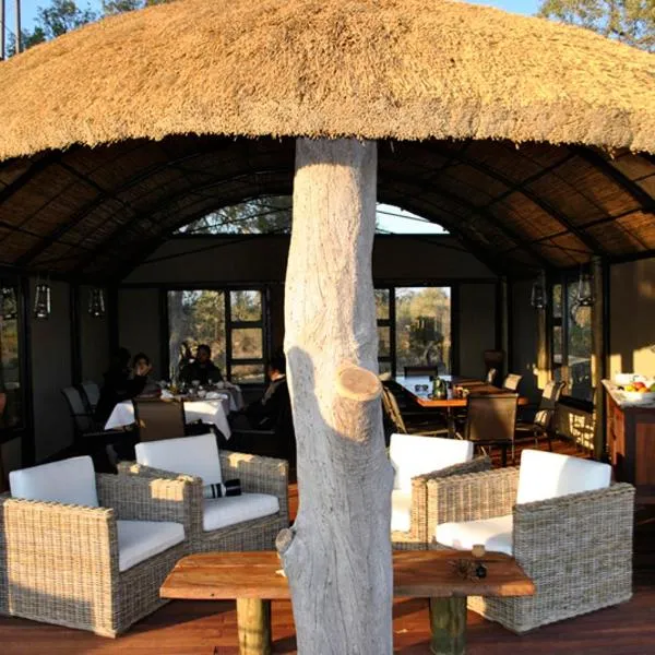 Nkasa Lupala Tented Lodge, hotel in Sangwali