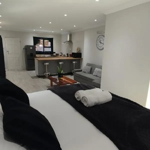 DINAS Self-Catering Accommodation Flat 2, hotel in Oranjemund