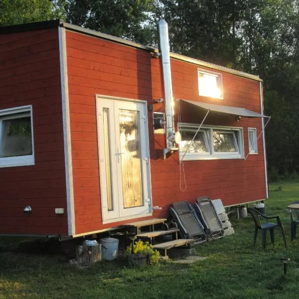 Stuga med bastu i naturen nära Stockholm, hotell sihtkohas Järna