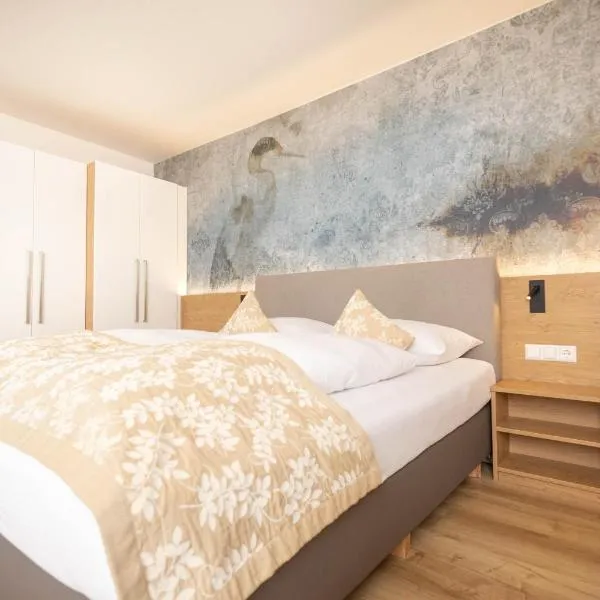 Hotel Garni Wurzer, hotel in Velden am Wörthersee