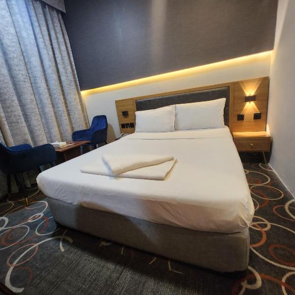 Melody Queen Hotel by AURA, Dubai