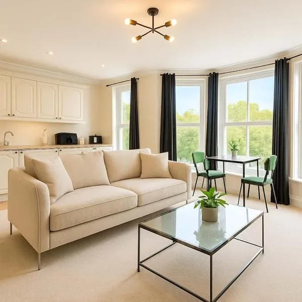 Central King Apartment with view of River, hotel in Cardiff