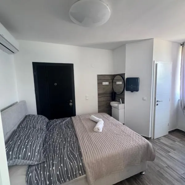 APARTMENTS Suzy, hotel in Tisno