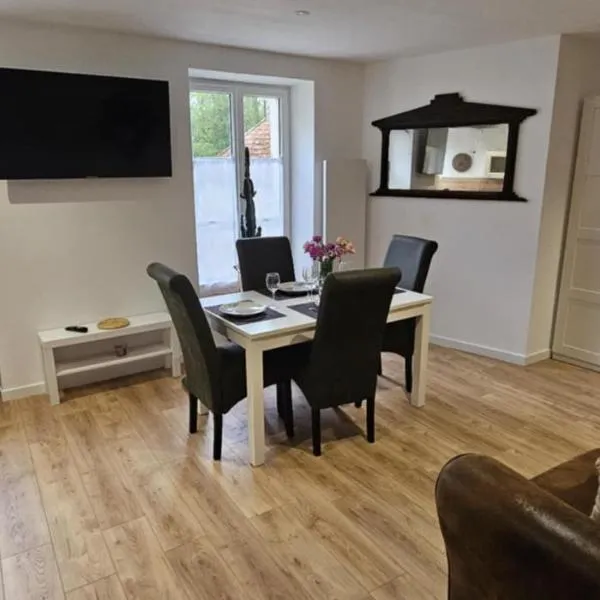 L'Alberta appartement Genainville, Hotel in Génainville