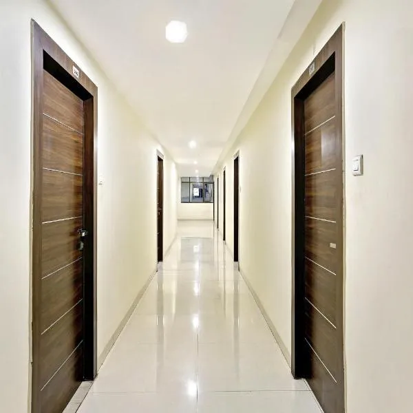 Super Townhouse Halcyon Deccan Inn Near Shilparamam, hotel in Kondapur
