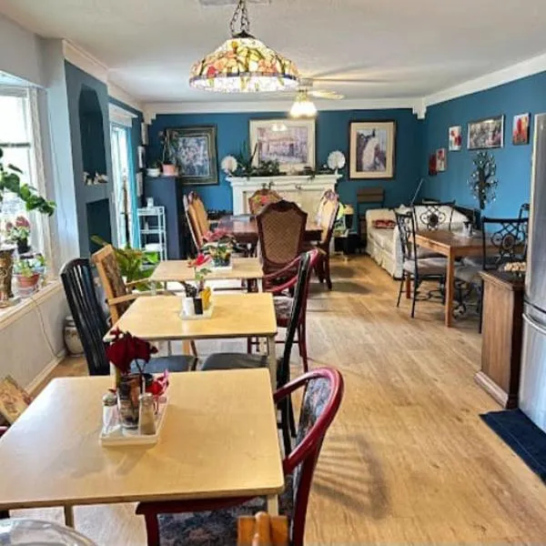 Cozy Nook in Fraser Valley Getaway With Breakfast, hotel v destinaci Abbotsford