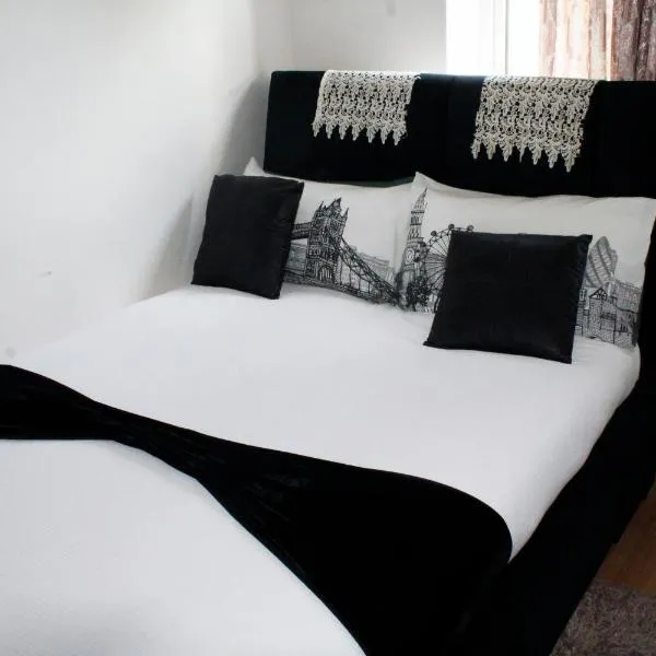 Central London rooms close to Portobello road and Nottinghill Gate, hotel v Londýně