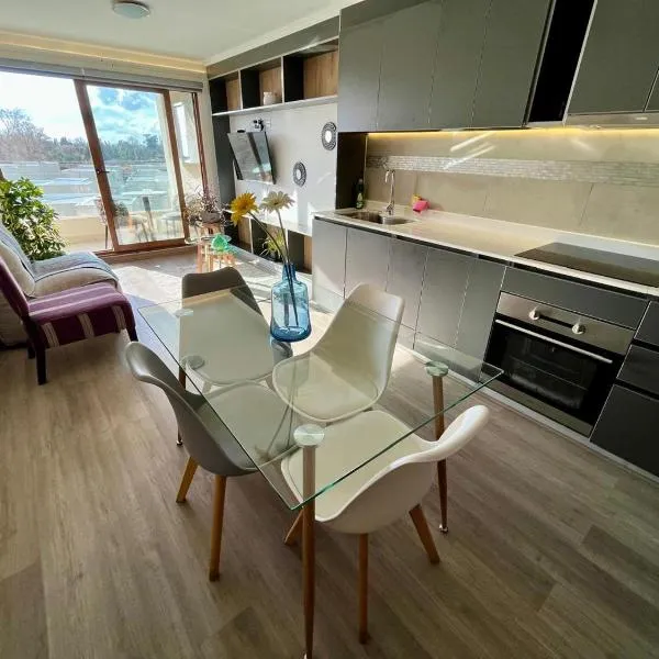 Moderno Departamento Equipado Estacionamiento Privado 2D-2B con Excelente ubicación en Los Ángeles, hotel v destinaci Los Ángeles