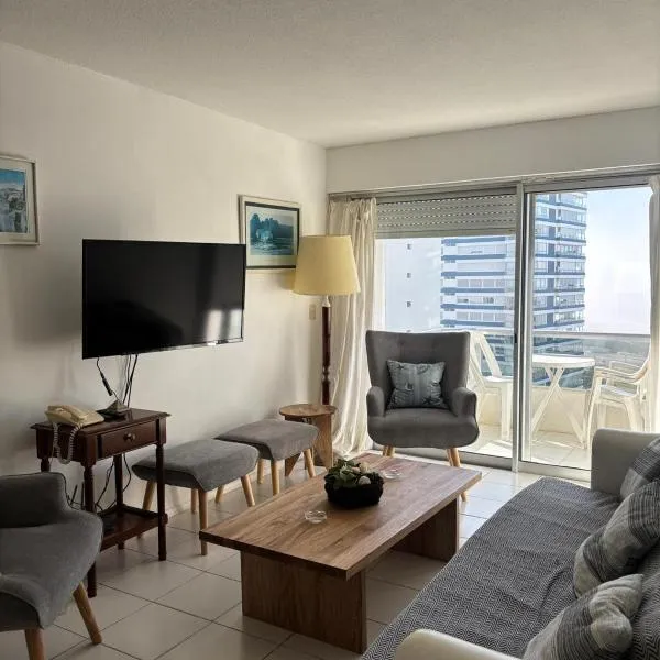 Apto Punta del Este stop 4 playa brava, Hotel in Punta del Este
