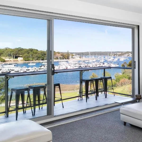 Chilling Bayside Waterfront, хотел в Кронула