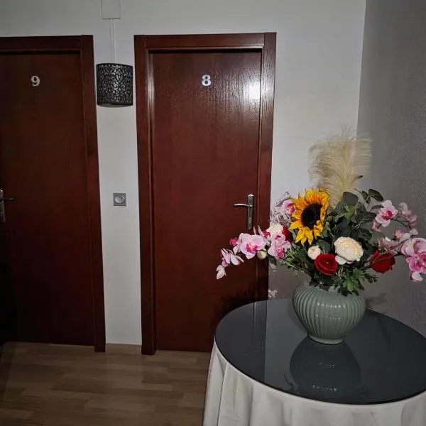 LENGÜETERO S.L, Hotel in Caudete